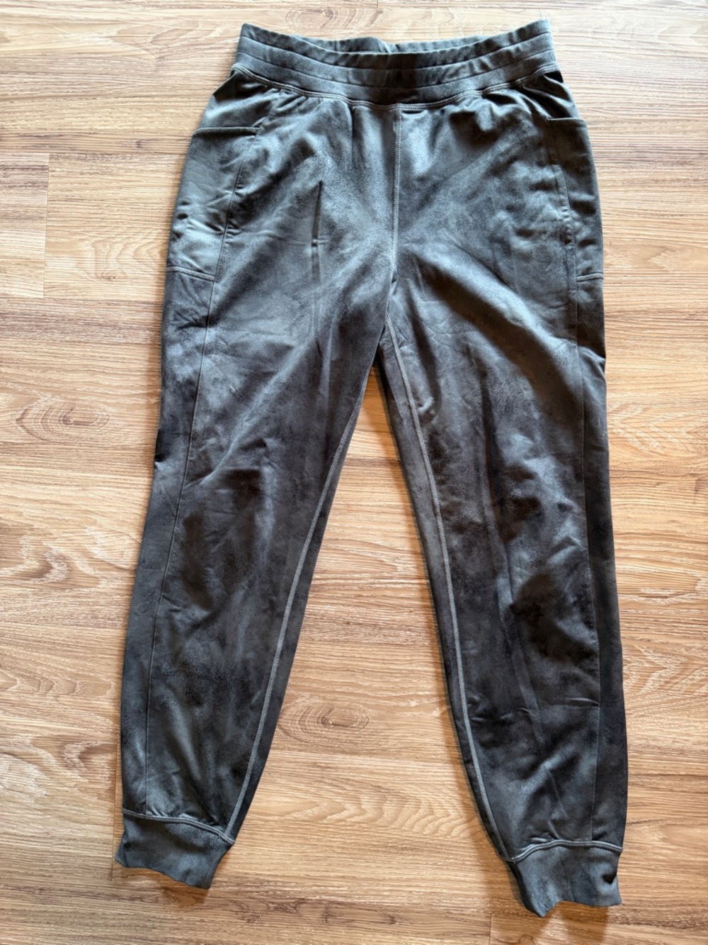 Fabletics Women's Black/Camoflauge Insulated Joggers